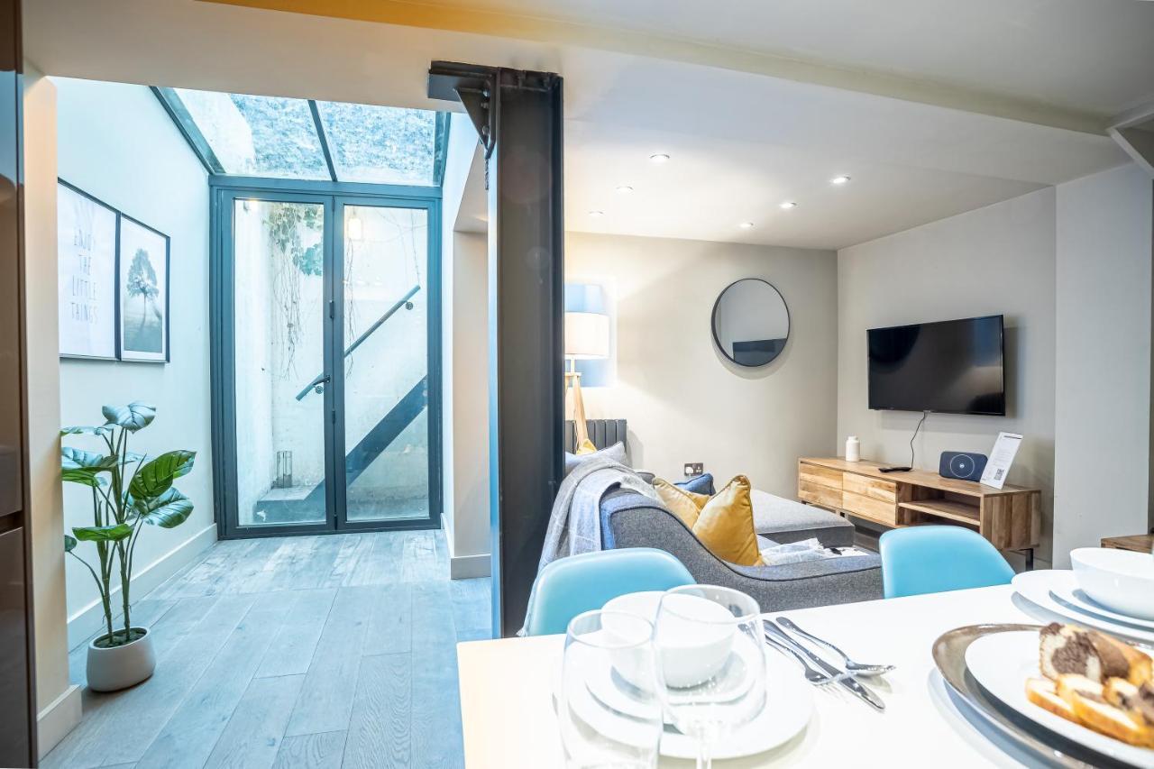 Modern Two Bedroom Apartment In Fulham By Sojo Stay Londra Esterno foto